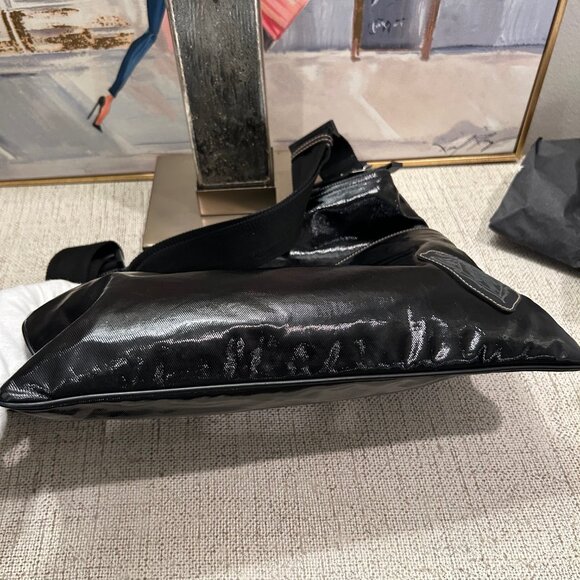 Authentic Vintage Patent Leather Gucci Crossbody - Picture 3 of 10